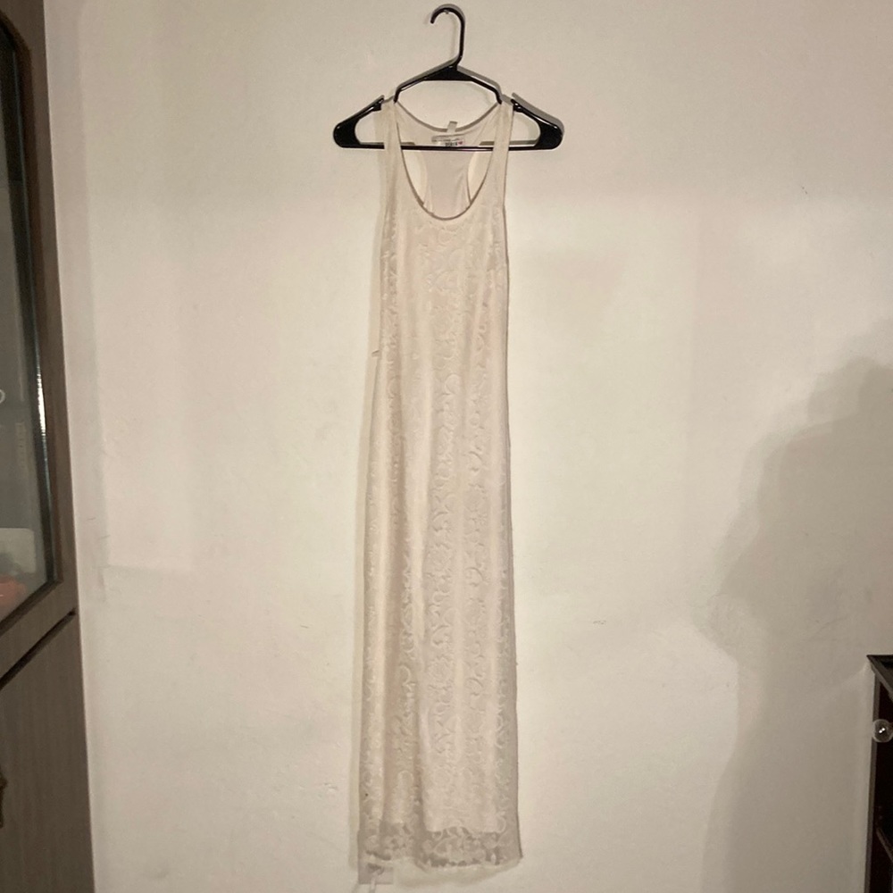 I’m In Love With Derek body dress w/ lining small cream lace floral print